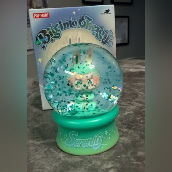 New THE MONSTERS: Big Into Energy Series Crystal Ball Snow Globe Serenity - Picture 1 of 9